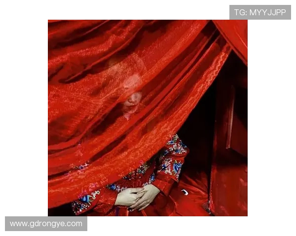 《逃脱》10个让你脊背发凉的惊悚瞬间,结局反转到你不敢相信!