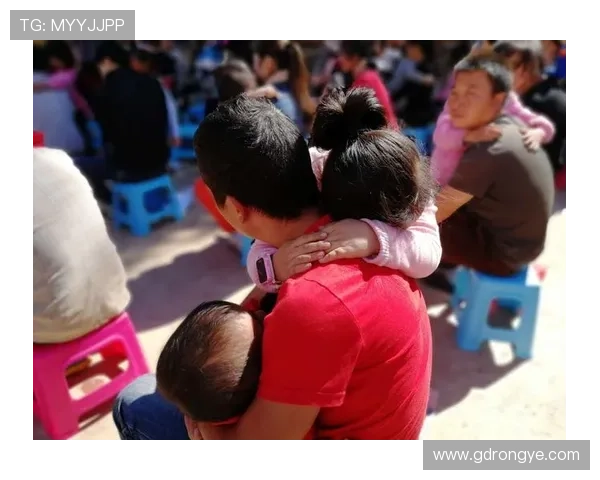 《家有父母》：笑泪交织的烟火人间，最动人的亲情画卷